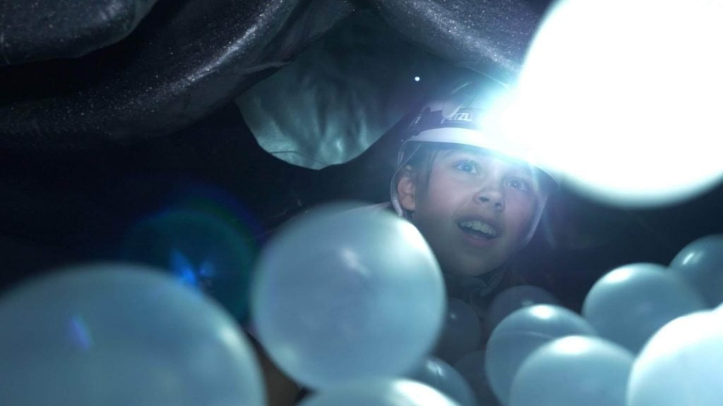 Luolaseikkailu sopii lähes kenelle tahansa normaalikokoiselle henkilölle